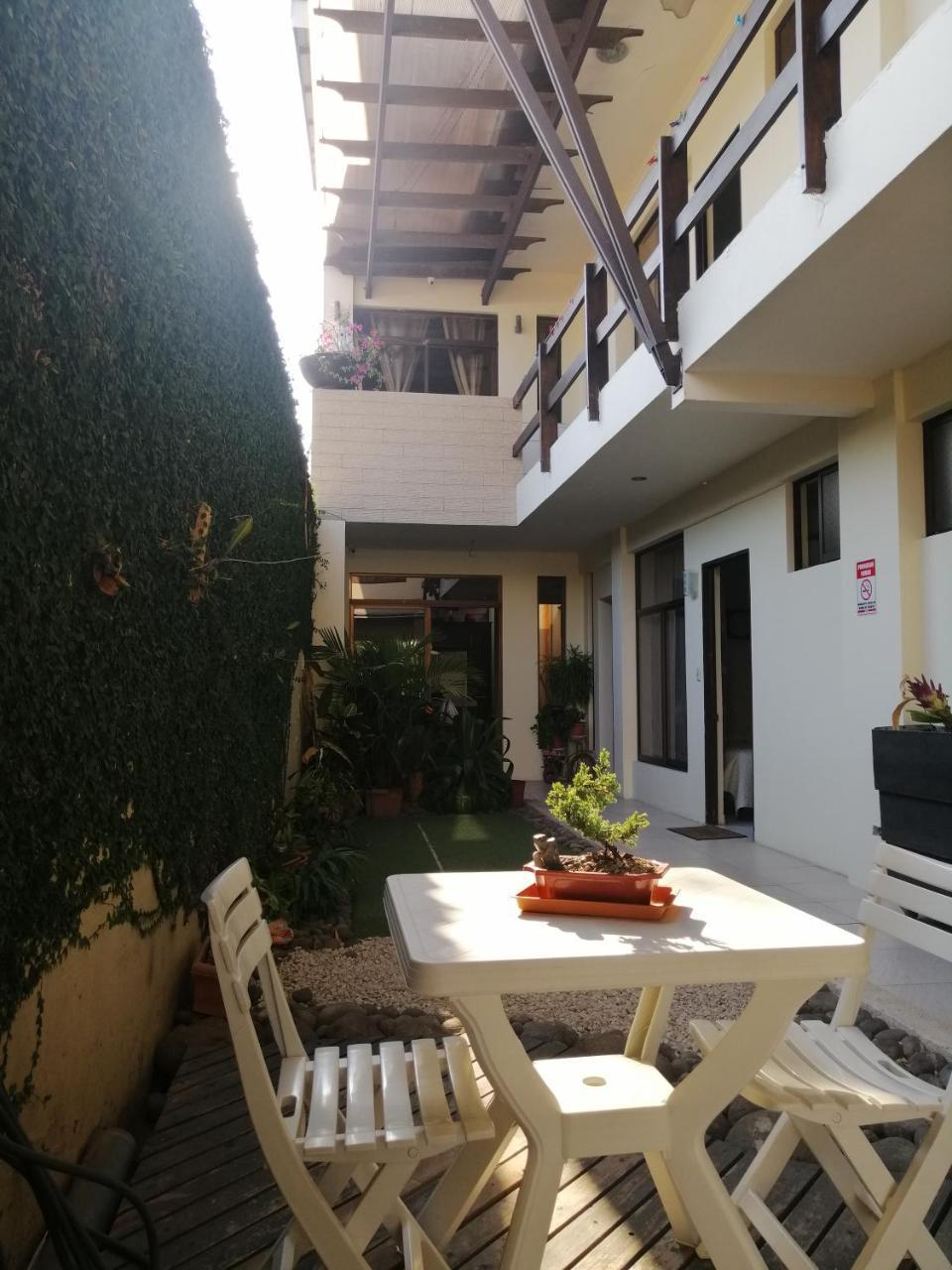 Hotel Cabinas Gosen 3*
