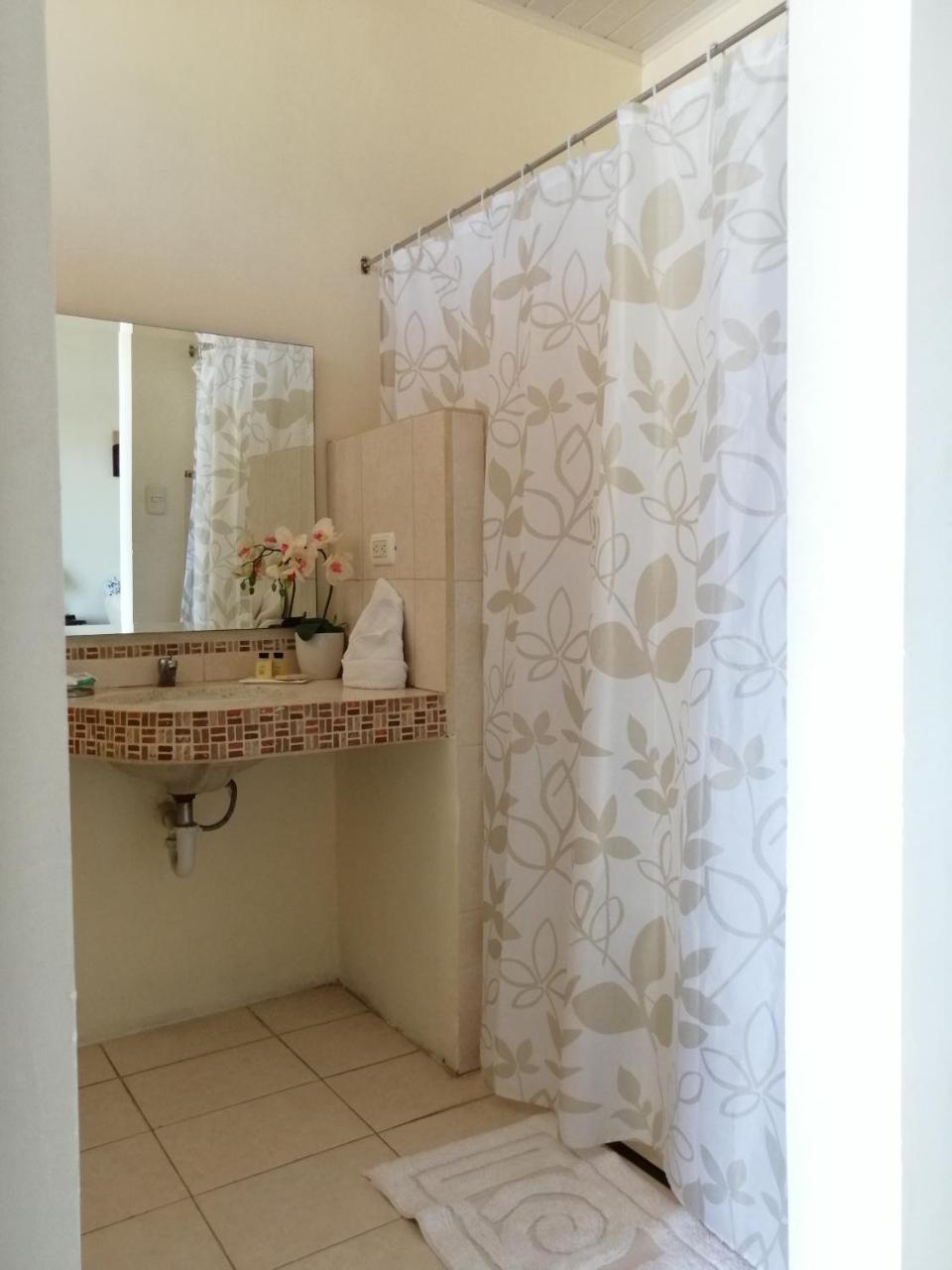 Cabinas Gosen 3* Puntarenas